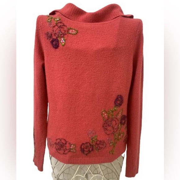 Vintage 2002 Susan Bristol red embroidered sweater long sleeve size M - Picture 1 of 13